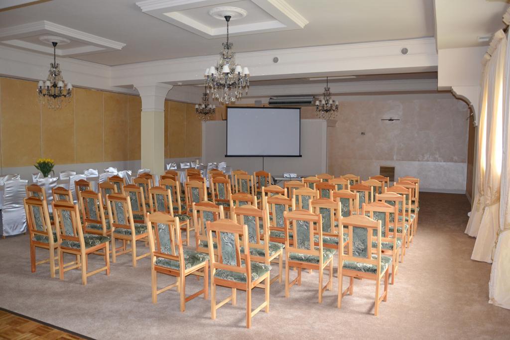 Hotel&Restauracja Zlote Runo Góra Kalwaria Exteriér fotografie